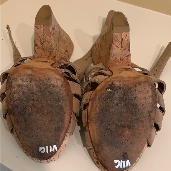 Cork Wedges by Stuart Weitzman - Picture 5 of 11